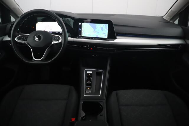 Volkswagen GOLF Variant 1.0 eTSI Life 110PK Automaat Virtual Cockpit Navigatie Draadloos Carplay Android 16 inch LMV Achteruitrijcamera Sfeerverlichting