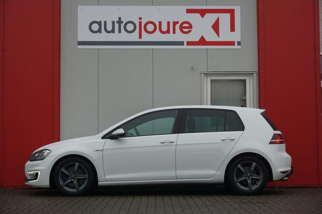 Volkswagen GOLF 1.4 TSI GTE Connected Series | Trekhaak | Origineel NL |