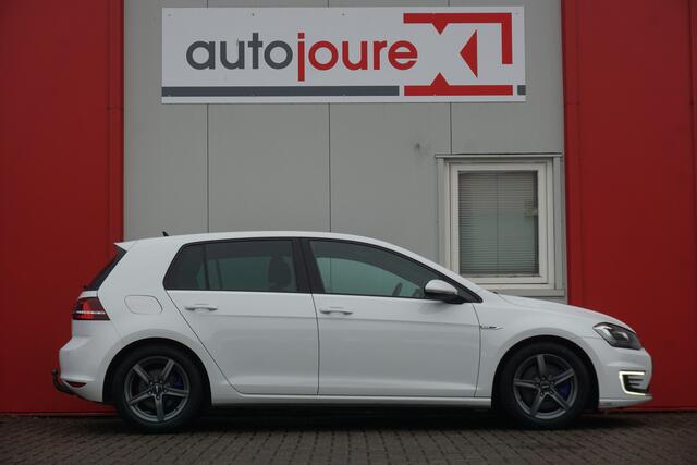 Volkswagen GOLF 1.4 TSI GTE Connected Series | Trekhaak | Origineel NL |