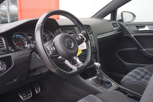 Volkswagen GOLF 1.4 TSI GTE Connected Series | Trekhaak | Origineel NL |