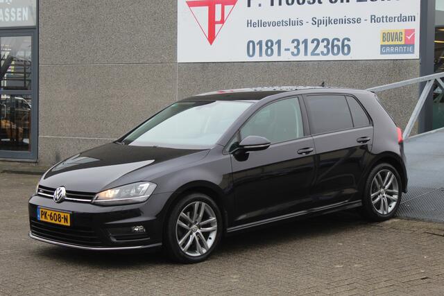 Volkswagen GOLF 1.4 TSI Connected Series R-line AUTOMAAT/Navigatie/Climate control/Stoelverwarming/Parkeersensoren/Cruise control/Half lederen interieur/Multifunctioneel stuurwiel/Bluetooth/Elektrische ramen/Elektrisch verstelbare en verwarmbare spiegels/17'' Lichtmetale