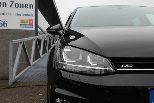 Volkswagen GOLF 1.4 TSI Connected Series R-line AUTOMAAT/Navigatie/Climate control/Stoelverwarming/Parkeersensoren/Cruise control/Half lederen interieur/Multifunctioneel stuurwiel/Bluetooth/Elektrische ramen/Elektrisch verstelbare en verwarmbare spiegels/17'' Lichtmetale
