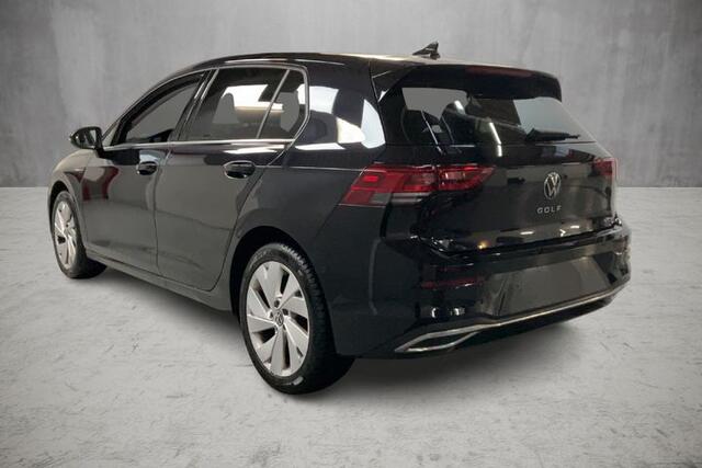 Volkswagen GOLF 1.5 eTSI 150pk Automaat Style / Trekhaak / Massage / LED Plus / Wordt Verwacht