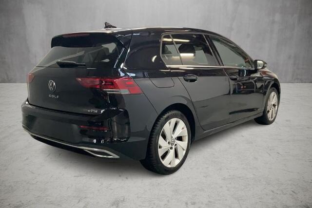 Volkswagen GOLF 1.5 eTSI 150pk Automaat Style / Trekhaak / Massage / LED Plus / Wordt Verwacht