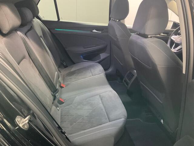 Volkswagen GOLF 1.5 eTSI 150pk Automaat Style / Trekhaak / Massage / LED Plus / Wordt Verwacht