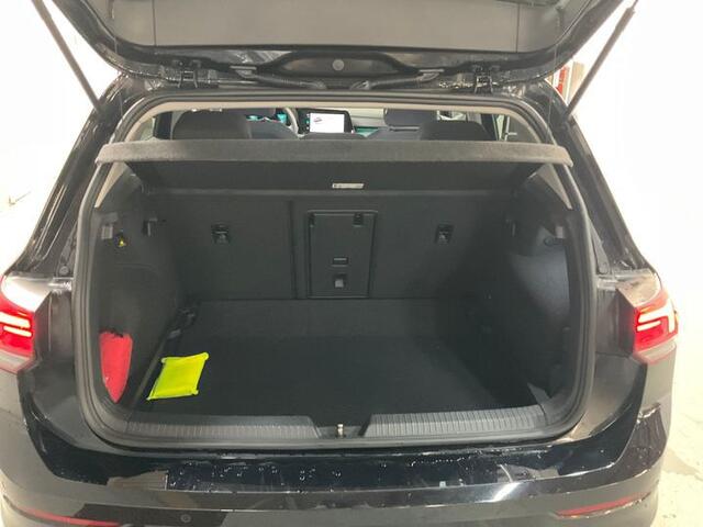 Volkswagen GOLF 1.5 eTSI 150pk Automaat Style / Trekhaak / Massage / LED Plus / Wordt Verwacht