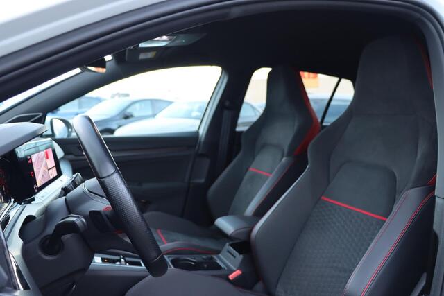 Volkswagen GOLF GTI 2.0 TSI Clubsport 300pk DSG7