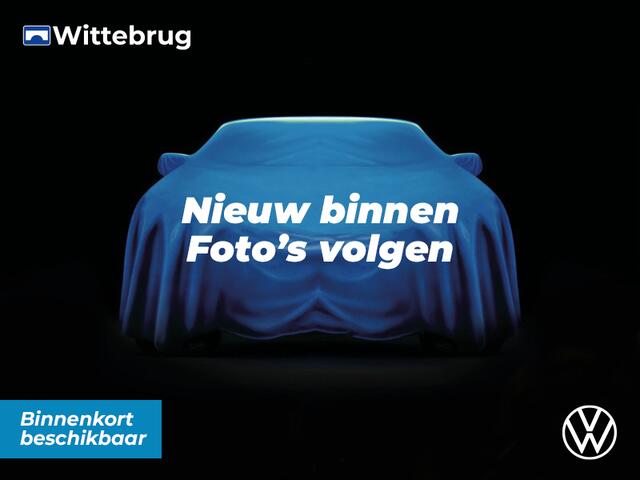 Volkswagen GOLF Variant 1.5 TSI 150PK Highline / Parkeersensoren V+A / Stoelverwarming / LED / App-Connect / Navigatie