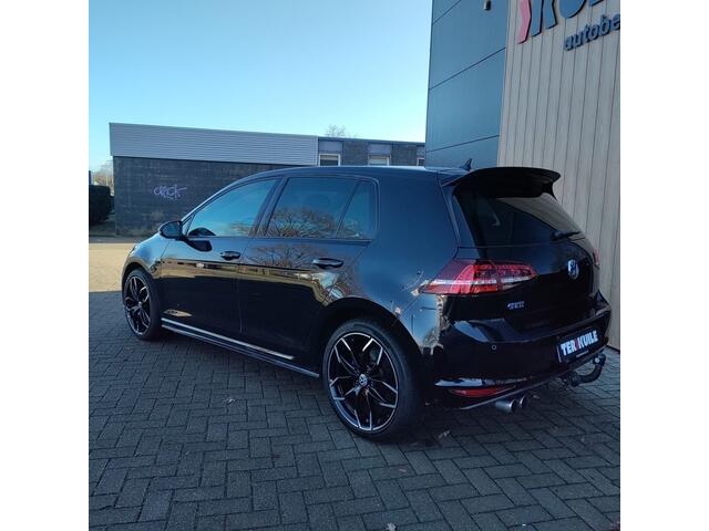 Volkswagen GOLF 1.4 TSI GTE Connected series
