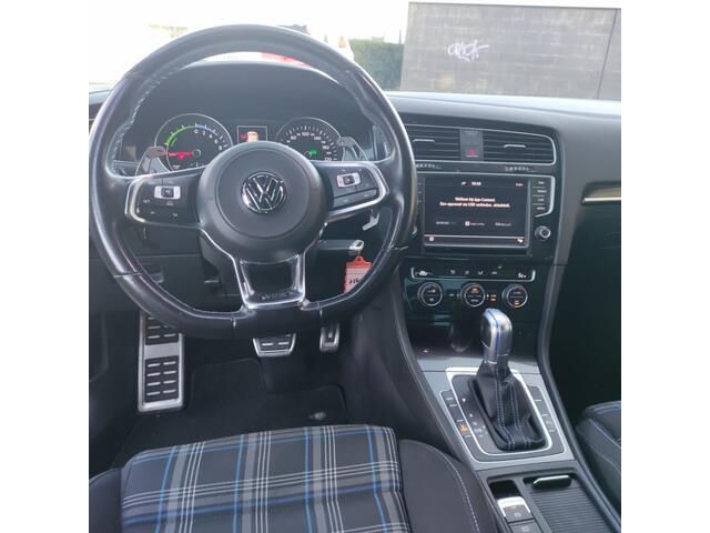 Volkswagen GOLF 1.4 TSI GTE Connected series