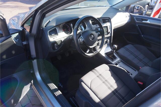 Volkswagen GOLF Variant 1.0 TSI Connected Series AP.CARPLAY NAVIGATIE TREKHAAK