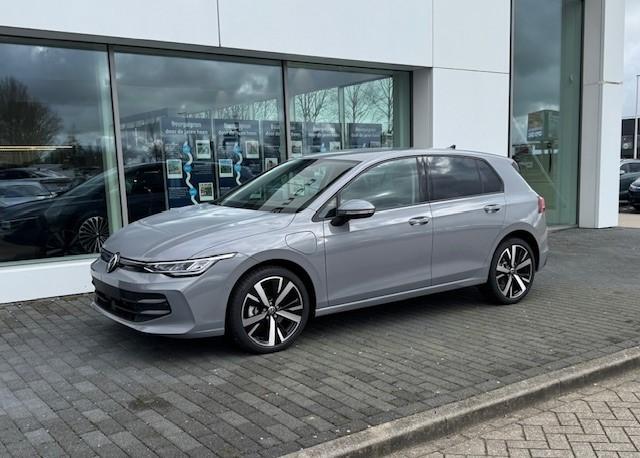 Volkswagen GOLF Life Edition 1.5 eHybrid 150 kW / 204 pk Hatchback | 18" Velgen | Camera | Cruise Control Adaptief | Keyless | Digitale Cockpit |
