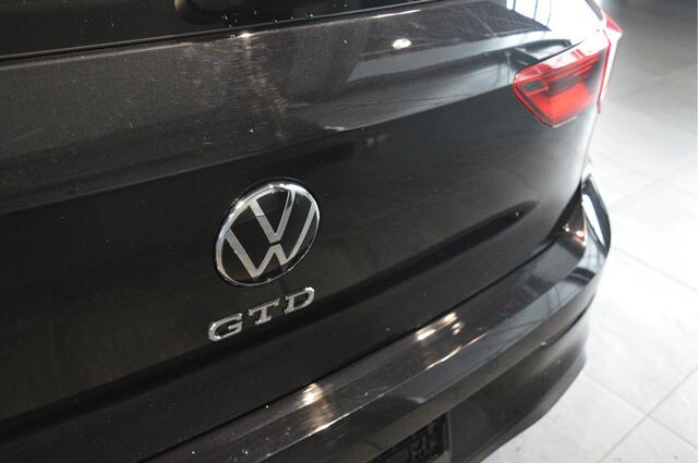 Volkswagen GOLF 2.0 TDI GTD navi camera clima led pdc 18 inch 200 pk !!