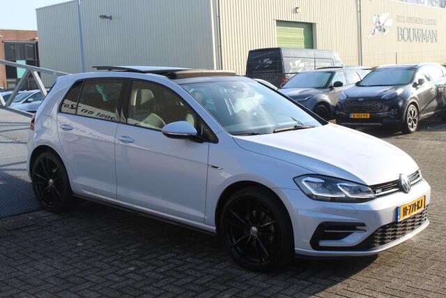 Volkswagen GOLF 1.4 TSI 2x R-Line Automaat/Panoramadak/Virtual cockpit/Adaptive cruise control/Achteruitrijcamera/Led koplampen/Navigatie/Keyless/Apple carplay/Licht metalen velgen/Inklapbare spiegels/Stoelverwarming/Parkeersensoren rondom/Lane assist/Schakel flippers