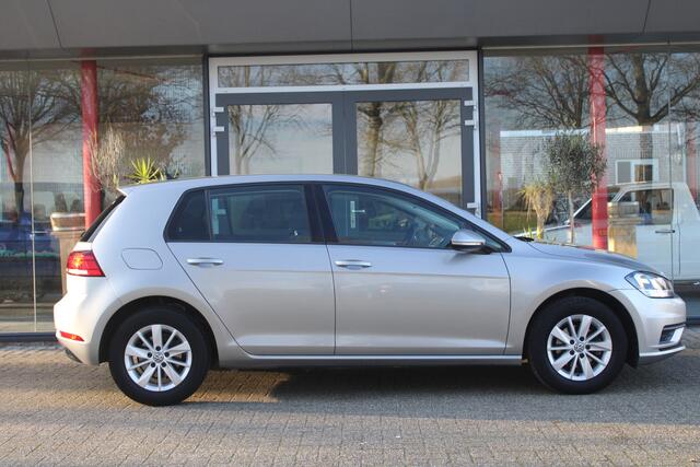 Volkswagen GOLF 7.5 1.0 Business | DSG | CarPlay | PDC | LED |