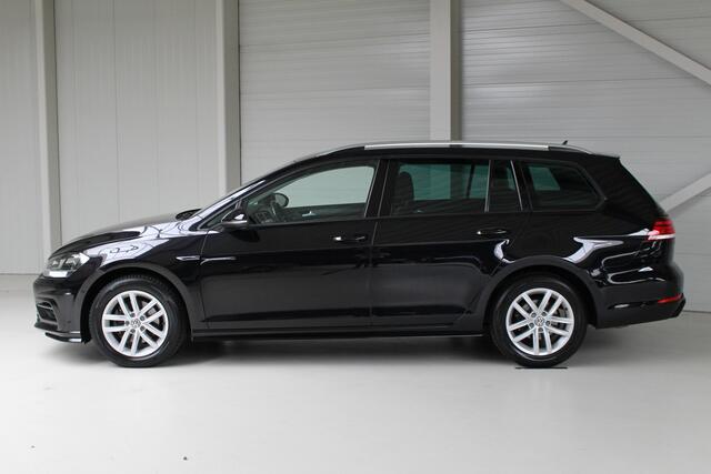 Volkswagen GOLF Variant 1.5 TSI Highline Business R-Line Navigatie | Inklapbare spiegels | Stoelverwarming | All Season banden
