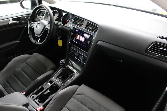 Volkswagen GOLF Variant 1.5 TSI Highline Business R-Line Navigatie | Inklapbare spiegels | Stoelverwarming | All Season banden