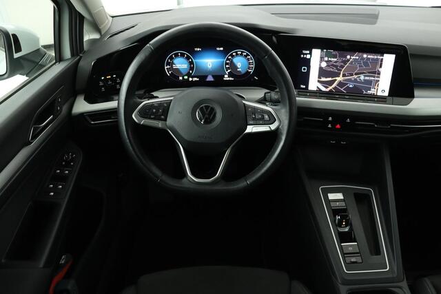Volkswagen GOLF 1.0 eTSI Life | Camera | Adaptive cruise | Memory | Full LED | Carplay | Side Assist | Park Assist | Sfeerverlichting | DAB