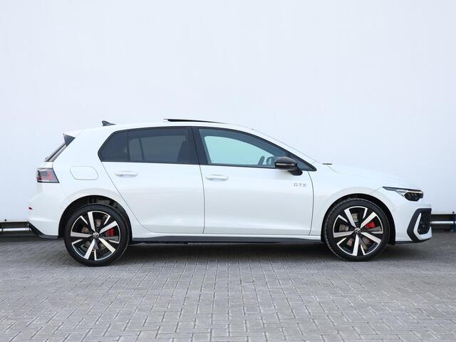 Volkswagen GOLF 1.5 eHybrid GTE 272pk DSG | LED | Blackstyle | Panoramadak | Trekhaak | Climate control