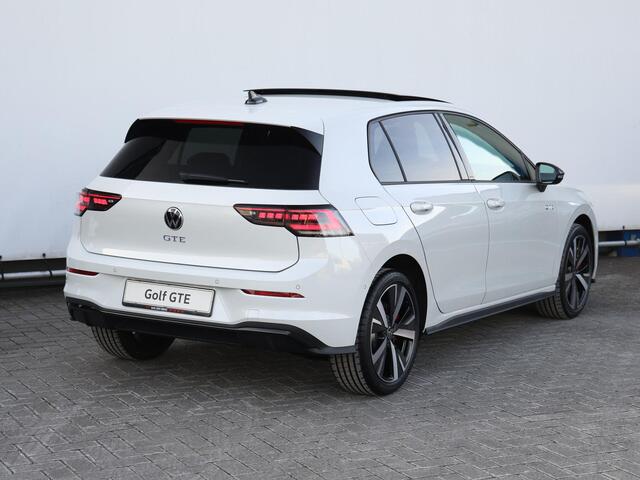 Volkswagen GOLF 1.5 eHybrid GTE 272pk DSG | LED | Blackstyle | Panoramadak | Trekhaak | Climate control