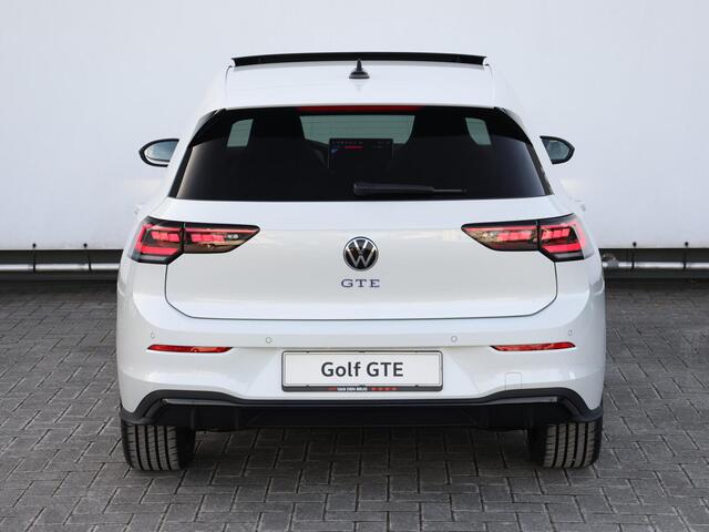 Volkswagen GOLF 1.5 eHybrid GTE 272pk DSG | LED | Blackstyle | Panoramadak | Trekhaak | Climate control