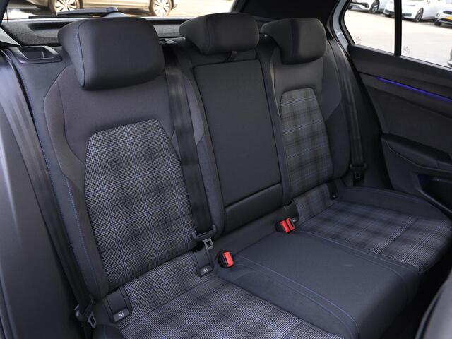 Volkswagen GOLF 1.5 eHybrid GTE 272pk DSG | LED | Blackstyle | Panoramadak | Trekhaak | Climate control