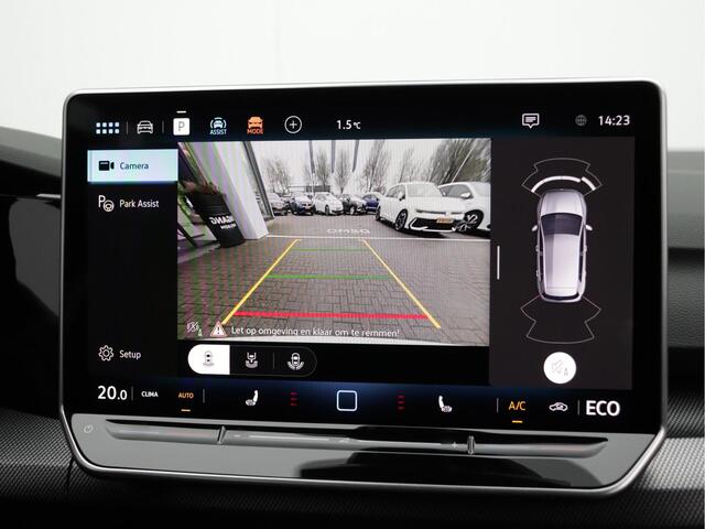 Volkswagen GOLF 1.5 eHybrid GTE 272pk | Wegklapbare trekhaak | LED Matrix | Dodehoekdetectie | Camera | Fabrieksgarantie t/m 09-02-2028 of 60.000km
