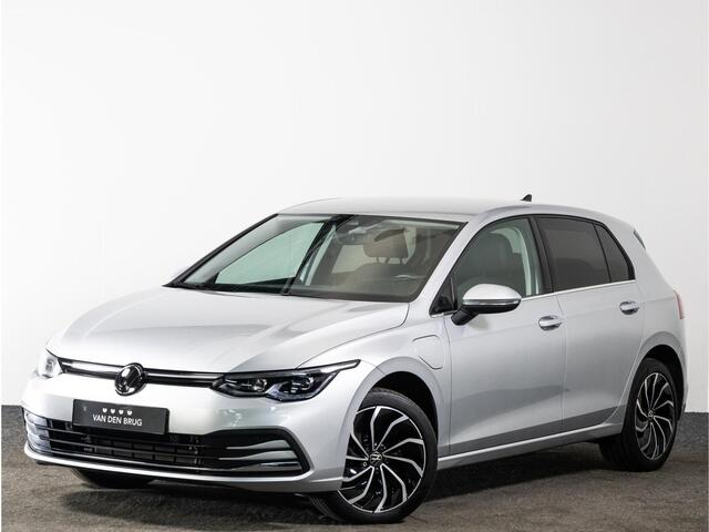 Volkswagen GOLF 1.4 eHybrid 204 PK Style | Achteruitrijcamera | Stoel & Stuurverwarming | Elek. stoel | Navigatie |