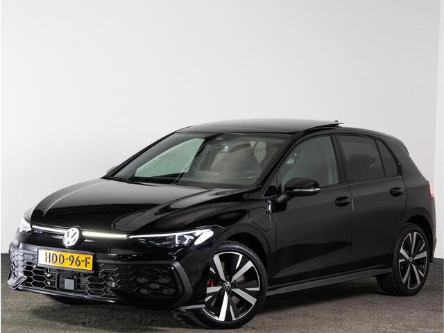 Volkswagen GOLF 1.5 eHybrid GTE | Blind Spot Assist | Panoramadak | 18 Inch | Black Style | Trekhaak |
