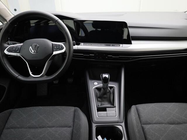 Volkswagen GOLF 1.5TSI/130PK Life Business · Navigatie · Parkeersensoren · Stoel- & stuurverwarming · Garanatie tot mei 2026