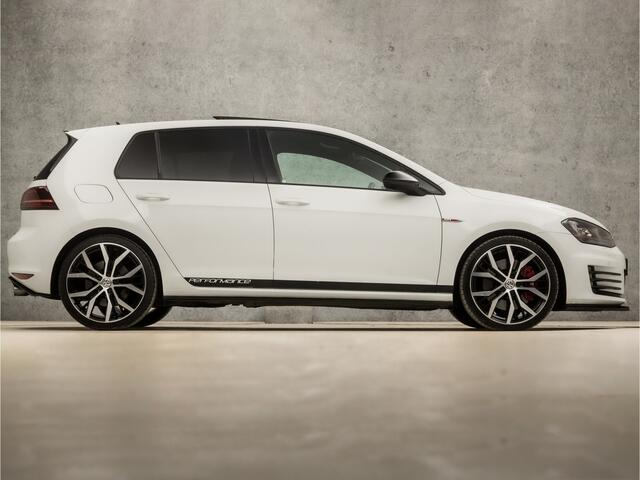 Volkswagen GOLF 2.0 TSI GTI Performance 230Pk Automaat (SCHUIFDAK, APPLE CARPLAY, NAVIGATIE, ALCANTARA, DYNAMISCHE KNIPPERLICHTEN, STOELVERWARMING, CAMERA, KEYLESS, ADAPTIVE CRUISE, GETINT GLAS, NIEUWE APK, NIEUWSTAAT)