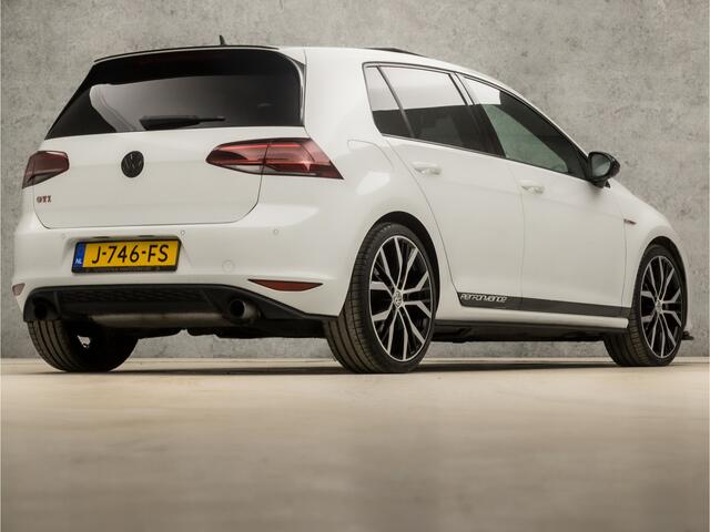 Volkswagen GOLF 2.0 TSI GTI Performance 230Pk Automaat (SCHUIFDAK, APPLE CARPLAY, NAVIGATIE, ALCANTARA, DYNAMISCHE KNIPPERLICHTEN, STOELVERWARMING, CAMERA, KEYLESS, ADAPTIVE CRUISE, GETINT GLAS, NIEUWE APK, NIEUWSTAAT)