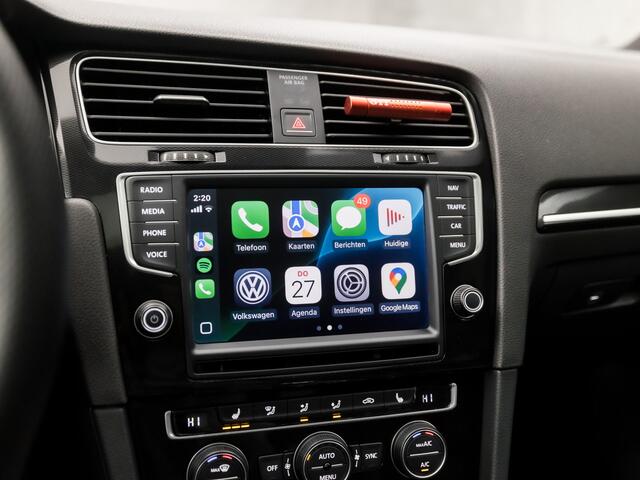 Volkswagen GOLF 2.0 TSI GTI Performance 230Pk Automaat (SCHUIFDAK, APPLE CARPLAY, NAVIGATIE, ALCANTARA, DYNAMISCHE KNIPPERLICHTEN, STOELVERWARMING, CAMERA, KEYLESS, ADAPTIVE CRUISE, GETINT GLAS, NIEUWE APK, NIEUWSTAAT)