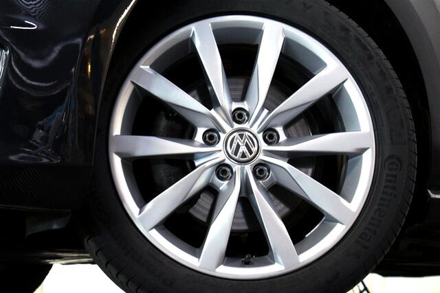 Volkswagen GOLF 1.4 TSI ACT DSG Highline 1eEIG PANO LEDER XENON STOELVW '16
