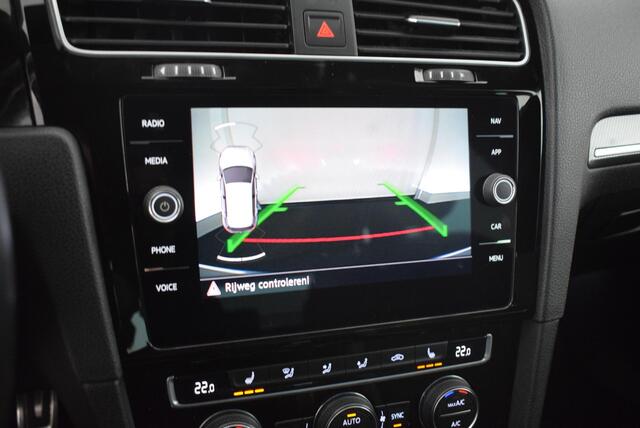 Volkswagen GOLF 1.5 TSI 150pk DSG 2x R-Line Keyless Camera Led Virtual Cockpit Stoelverwarming Navigatie
