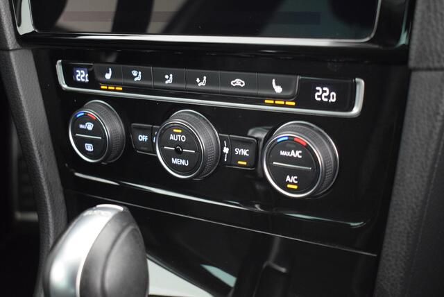 Volkswagen GOLF 1.5 TSI 150pk DSG 2x R-Line Keyless Camera Led Virtual Cockpit Stoelverwarming Navigatie