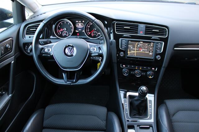 Volkswagen GOLF 1.2 TSI Business Edition Connected | Navi | Trekhaak | PDC | Cam