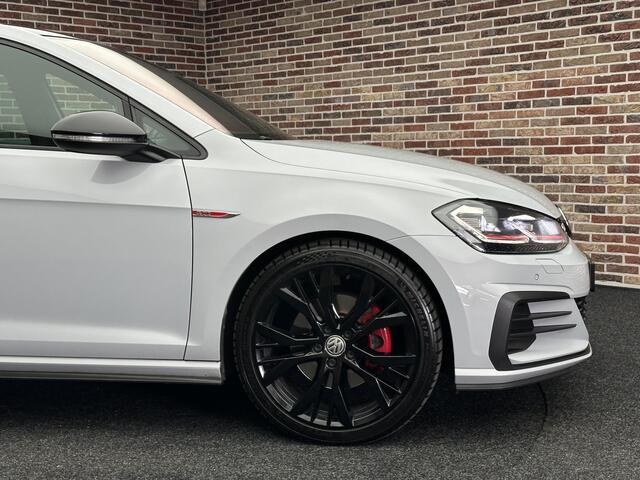 Volkswagen GOLF 2.0 TSI GTI Performance Business | Dak| White Silver metallic|