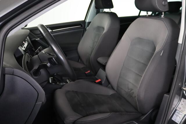 Volkswagen GOLF Variant 1.4 TSI Highline Business R-Line, ACC, Virtual, Trekhaak afneembaar, LED, Massage, Dealer onderhouden!