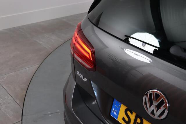 Volkswagen GOLF Variant 1.4 TSI Highline Business R-Line, ACC, Virtual, Trekhaak afneembaar, LED, Massage, Dealer onderhouden!