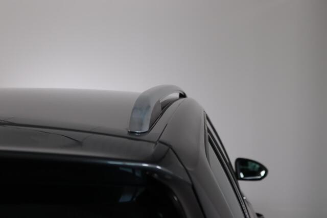 Volkswagen GOLF Variant 1.4 TSI Highline Business R-Line, ACC, Virtual, Trekhaak afneembaar, LED, Massage, Dealer onderhouden!