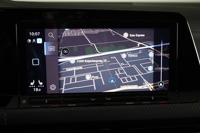 Volkswagen GOLF 1.5 eTSI R-Line 130 PK | Automaat ( DSG) | Navigatie | Panoramadak | Trekhaak | Led