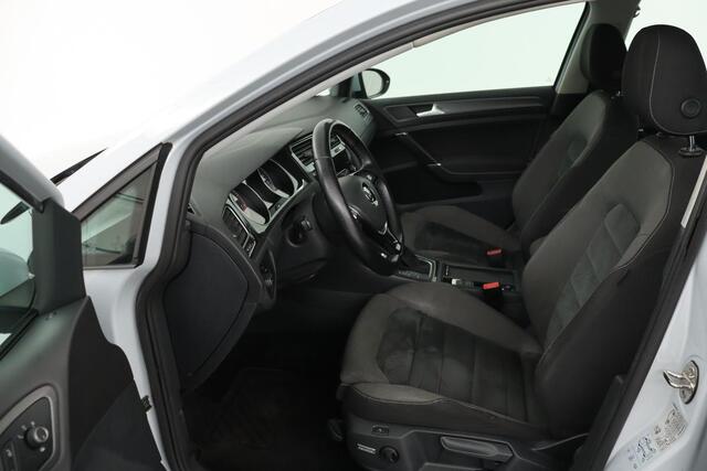 Volkswagen GOLF 1.0 TSI Comfortline | Trekhaak | Stoelverwarming | Massage | Climate control | PDC | Cruise control
