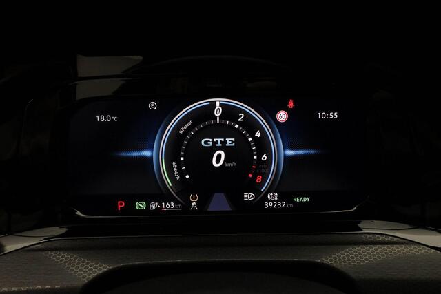 Volkswagen GOLF 1.4 245 pk DSG eHybrid GTE | IQ Light | Stuur-/stoelverwarming | Achteruitrijcamera | Navigatie | Keyless Entry