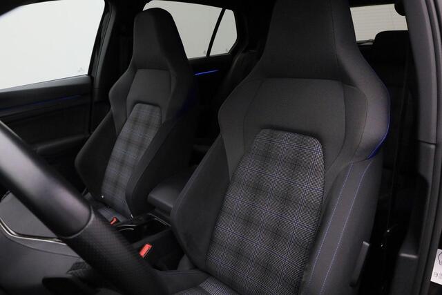 Volkswagen GOLF 1.4 245 pk DSG eHybrid GTE | IQ Light | Stuur-/stoelverwarming | Achteruitrijcamera | Navigatie | Keyless Entry