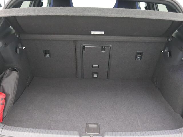 Volkswagen GOLF 1.4 eHybrid GTE 245PK DSG Achteruitrijcamera, stuur/stoelverwarming, navigatie, climatronic, 18'' lichtmetaal