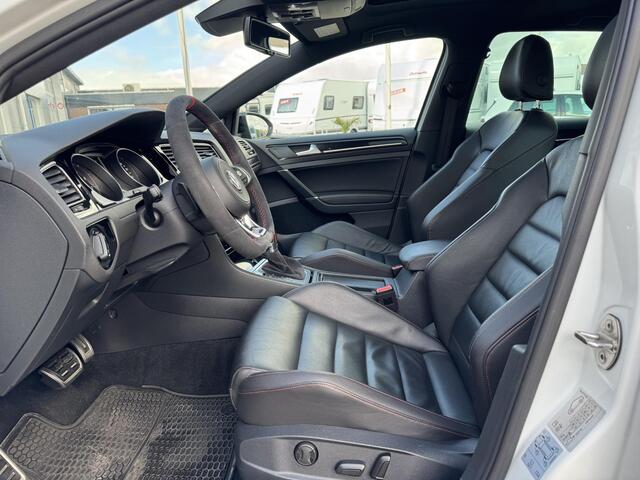 Volkswagen GOLF 2.0 TSI GTI Clubsport PANO | APP CONNECT | TOPSTAAT