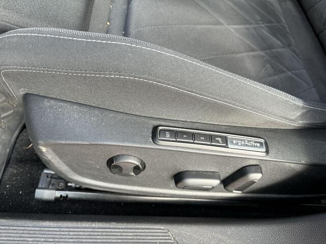 Volkswagen GOLF 1.4 204pk DSG eHybrid Style · Acc · Camera · Park Assist · P-Sensoren · App-Connect · Navi · 16'' Inch ·