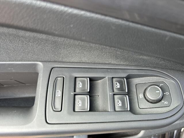 Volkswagen GOLF 1.4 204pk DSG eHybrid Style · Acc · Camera · Park Assist · P-Sensoren · App-Connect · Navi · 16'' Inch ·