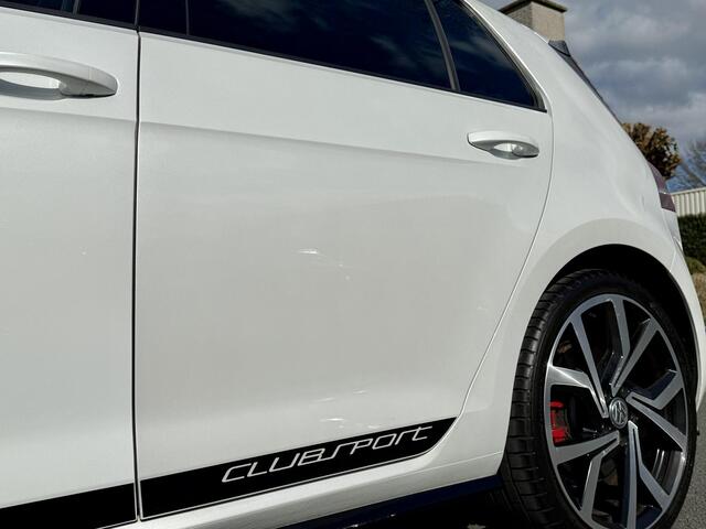 Volkswagen GOLF 2.0 TSI GTI Clubsport 265PK DSGoPanooLeder